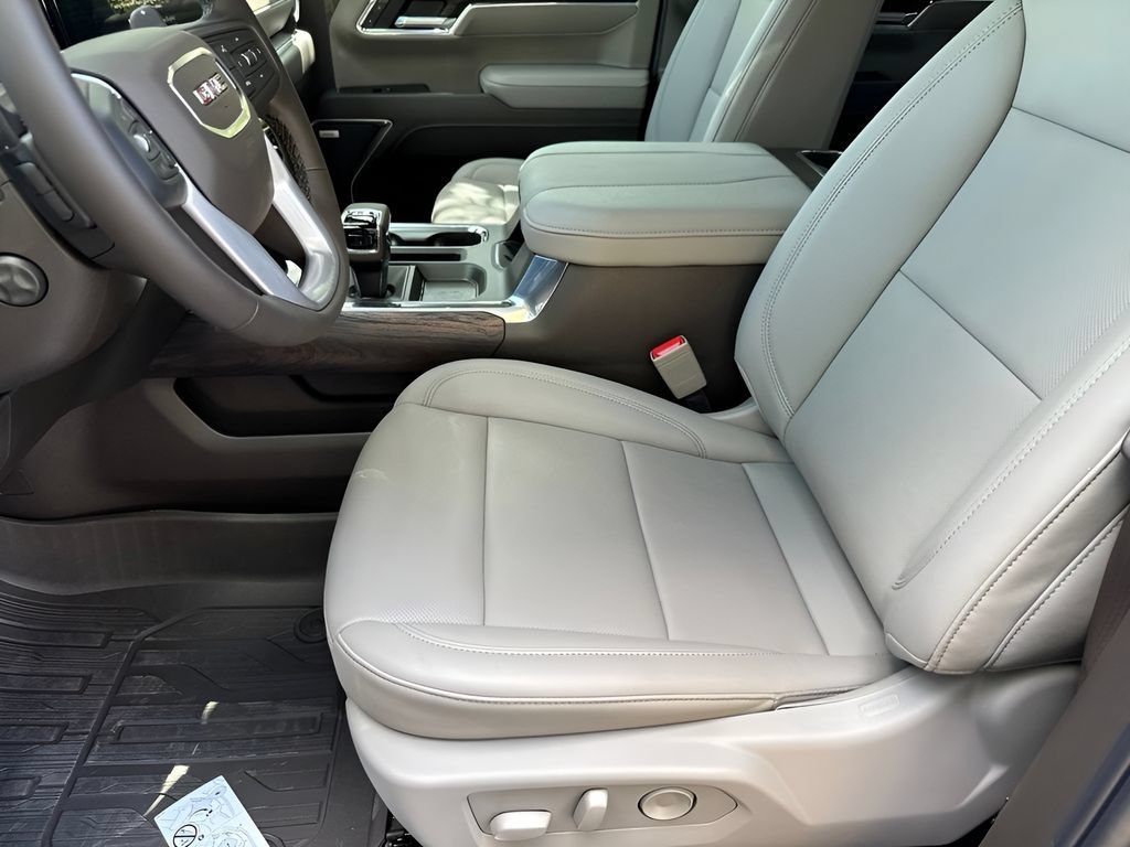 2026 GMC Sierra 1500 SLT - Photo 9