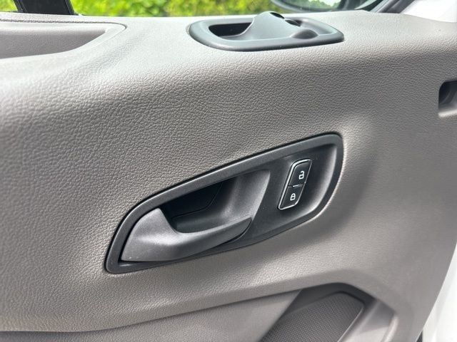 New 2024 White Ford Medium Roof Pass. XLT AWD image 16