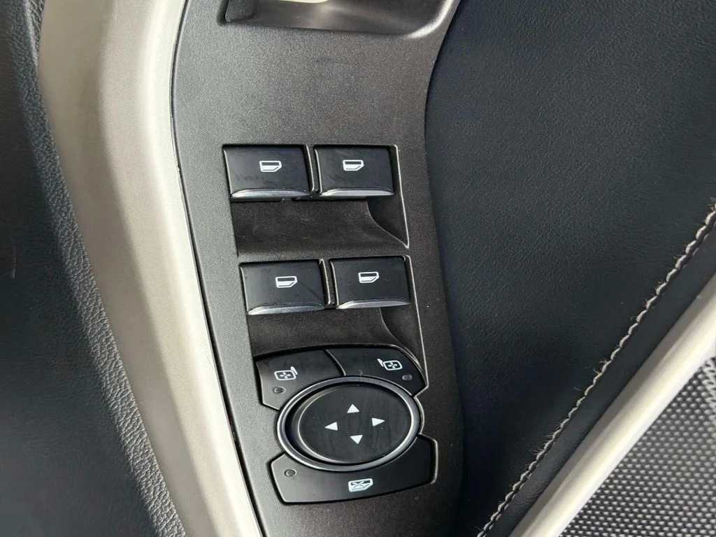 Used 2023 Agate Black Metallic Ford XLT image 21