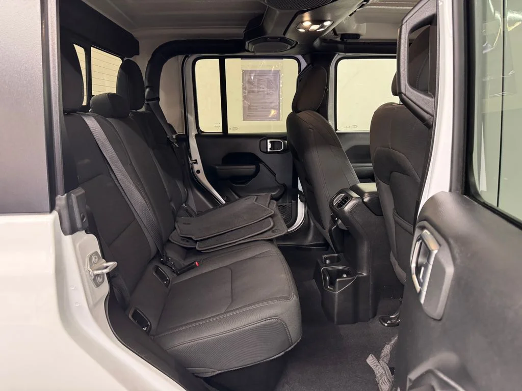 Used 2022 White Jeep Sport image 26