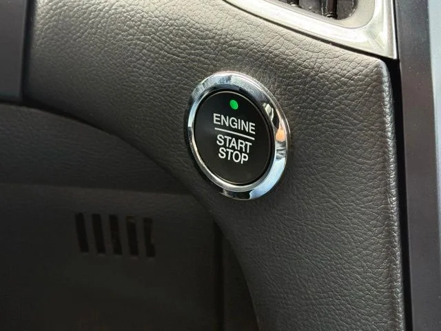 Used 2022 Silver Ford Titanium image 23