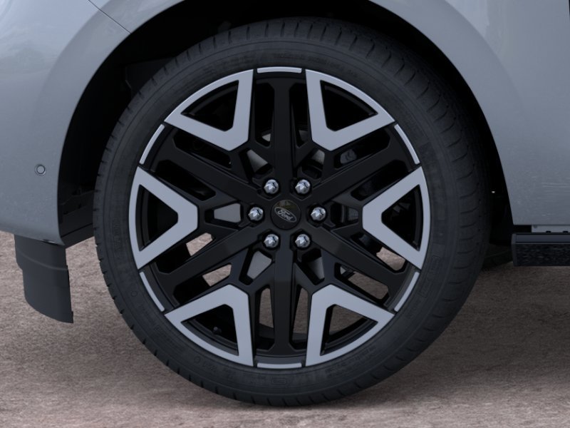 New 2026 Glacier Gray Metallic Tri-Coat Ford Platinum® image 44