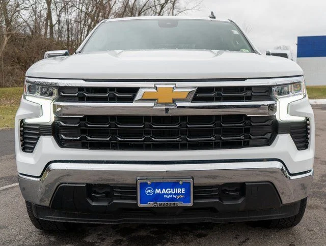 Used 2023 White Chevrolet LT image 3