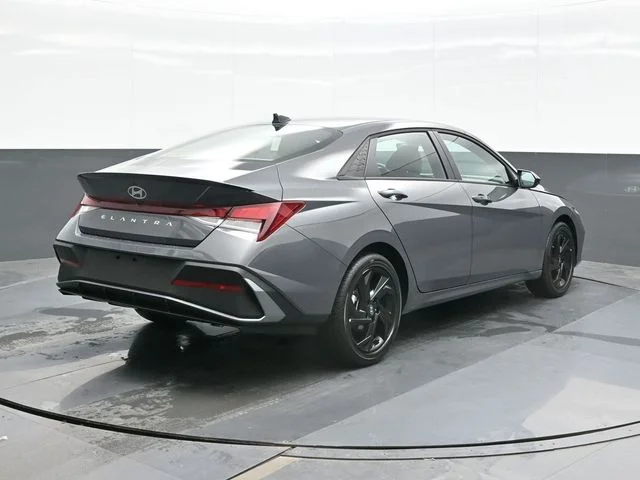 New 2026 Gray Hyundai SEL Sport image 9
