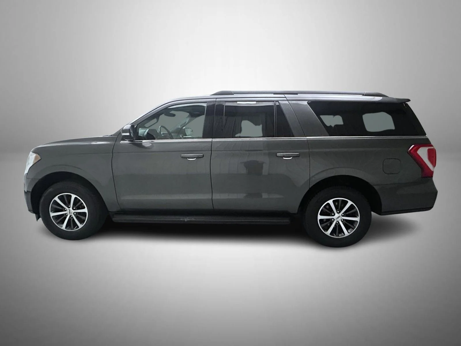 Used 2018 Gray Ford XLT image 8