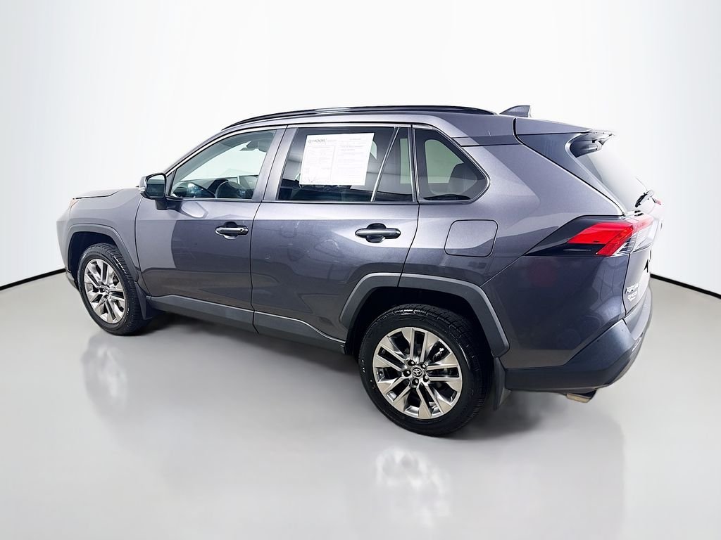 Used 2024 Magnetic Gray Metallic Toyota XLE Premium image 5