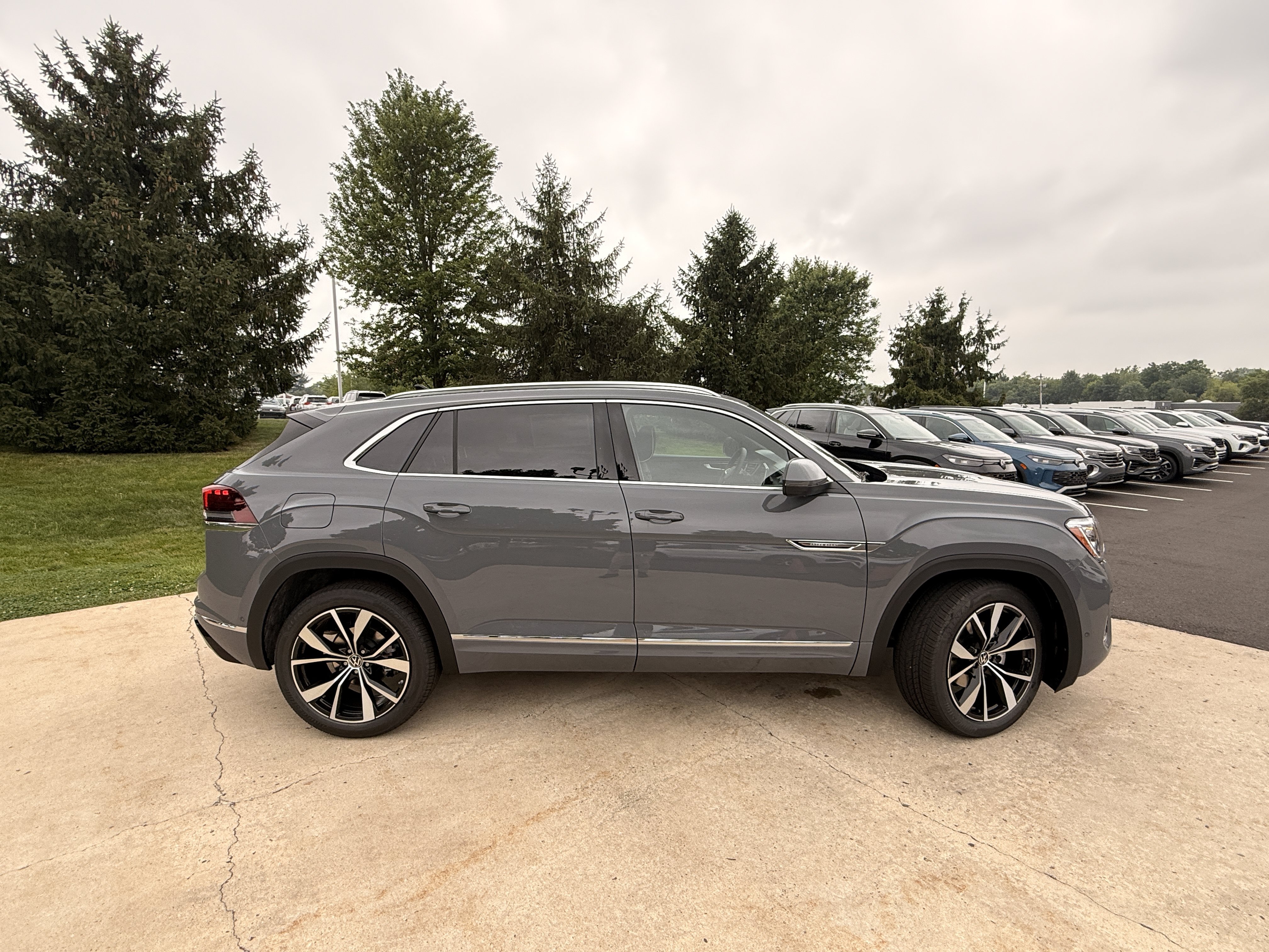 New 2026 Pure Gray Volkswagen 2.0T SEL Premium R-Line image 18