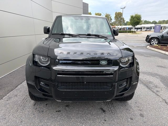 Used 2023 Santorini Black Metallic Land Rover V8 image 6