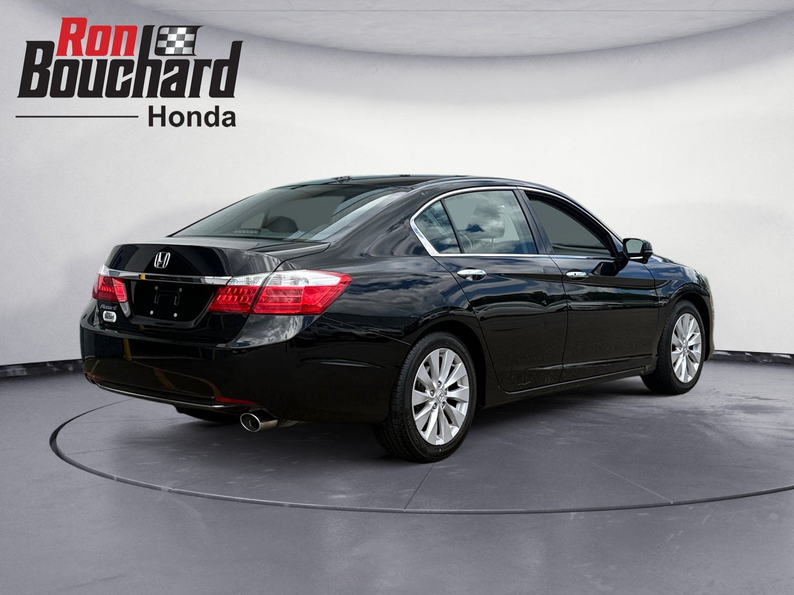 Used 2015 Black Honda EX-L image 2