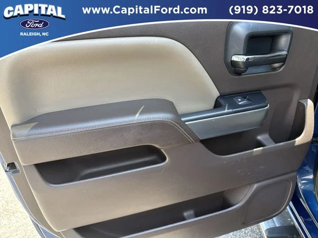 Used 2015  Chevrolet LTZ image 17