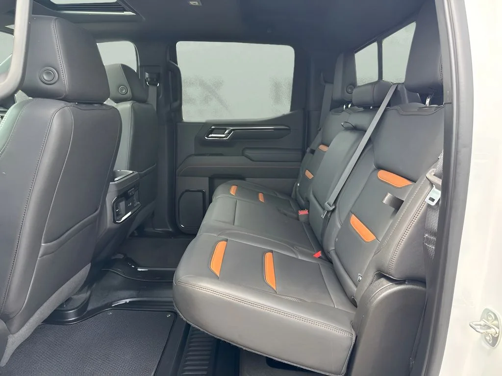 Used 2022 White GMC AT4 image 13