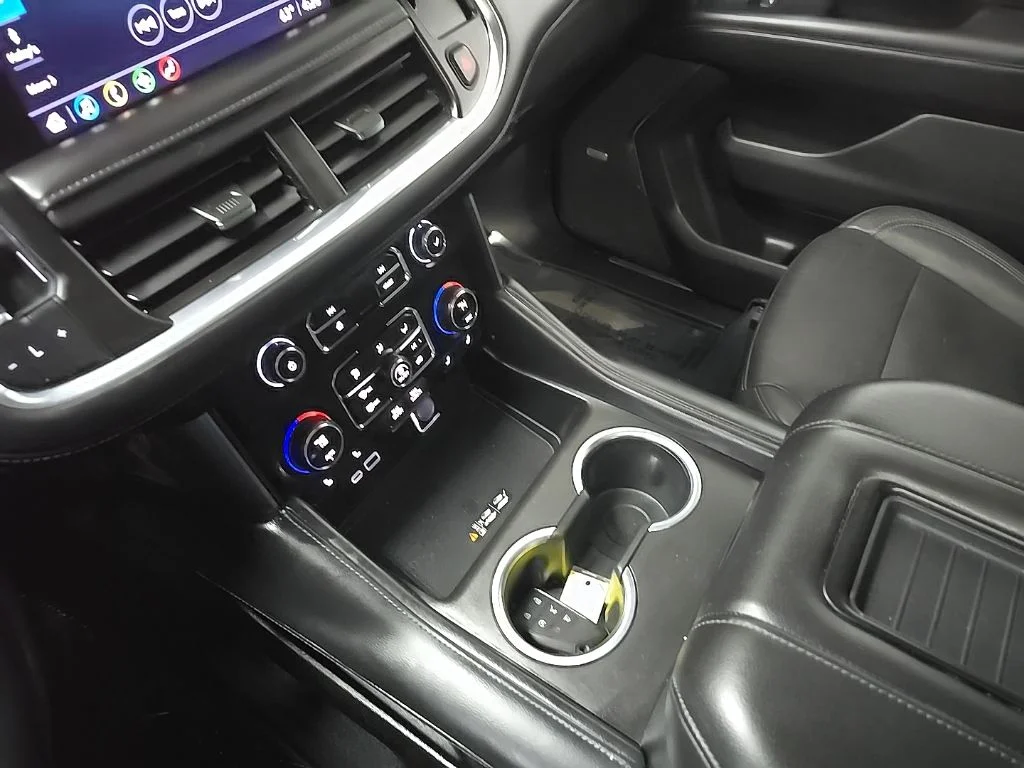 Used 2021 Black Chevrolet Z71 image 30