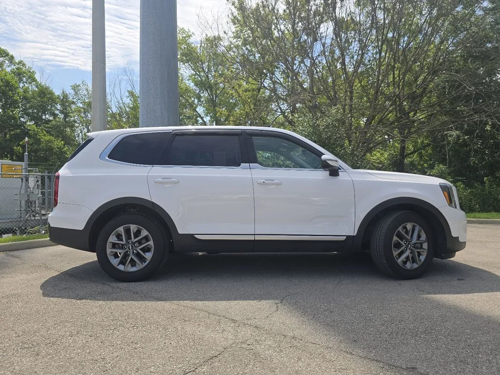 Used 2024 White Kia LX image 16