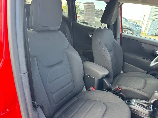 Used 2020 Red Jeep Latitude image 16