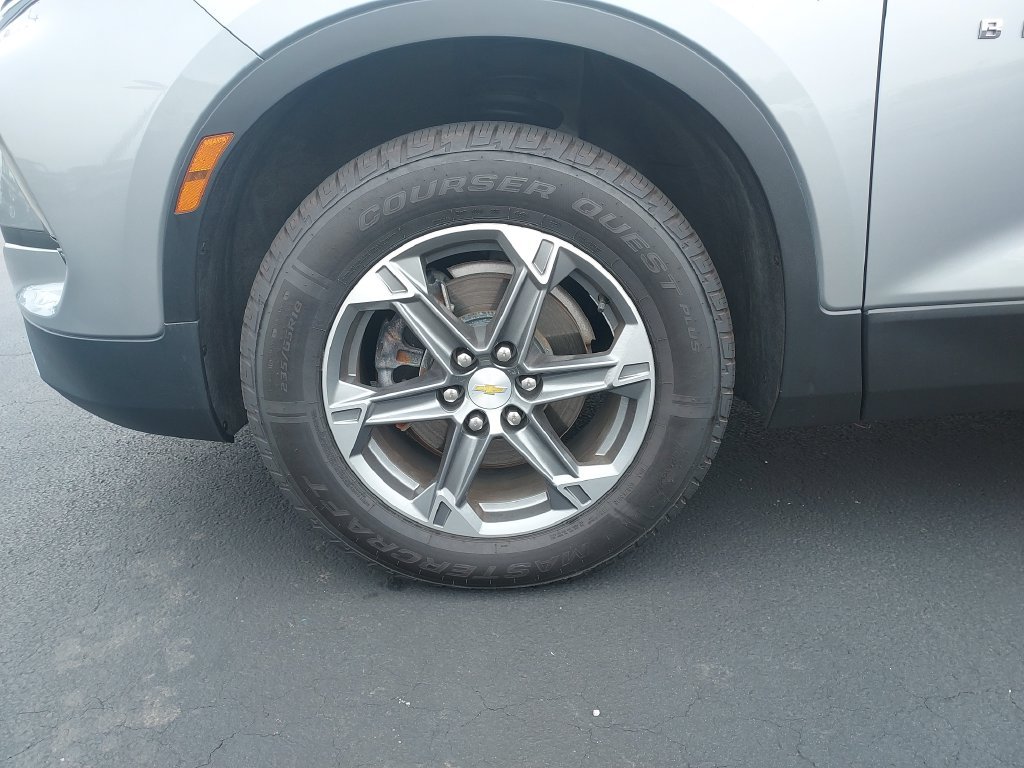 Used 2024 Gray Chevrolet LT image 10