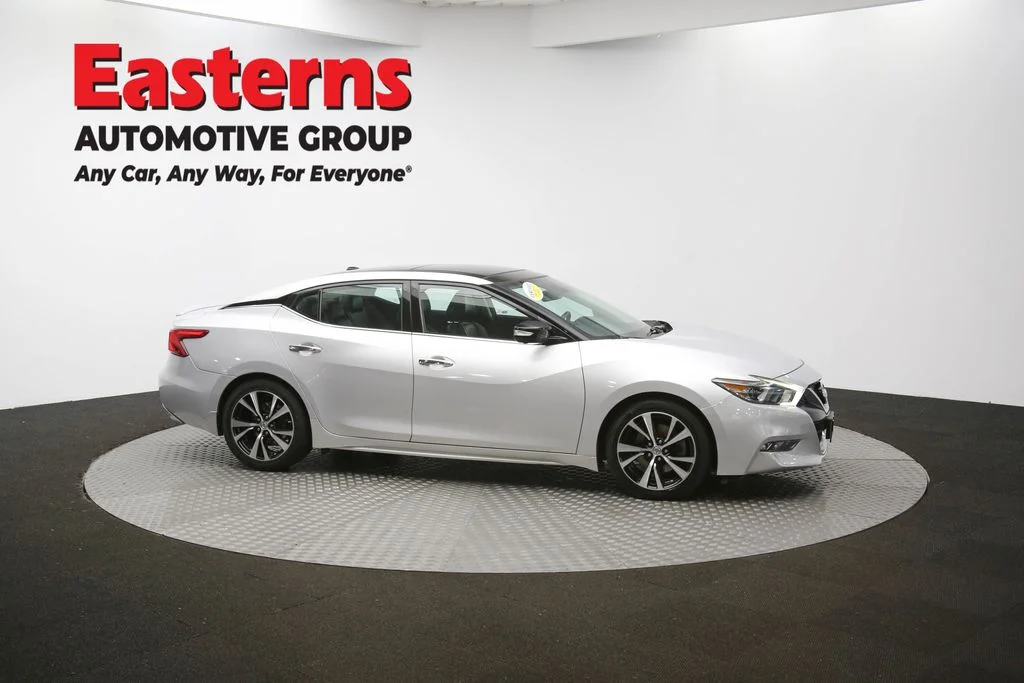 Used 2018 Silver Nissan Platinum image 50