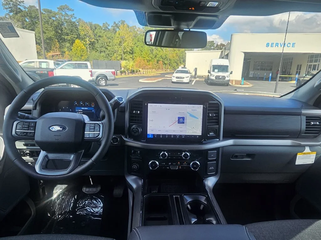 New 2026 Oxford White Ford XLT image 6
