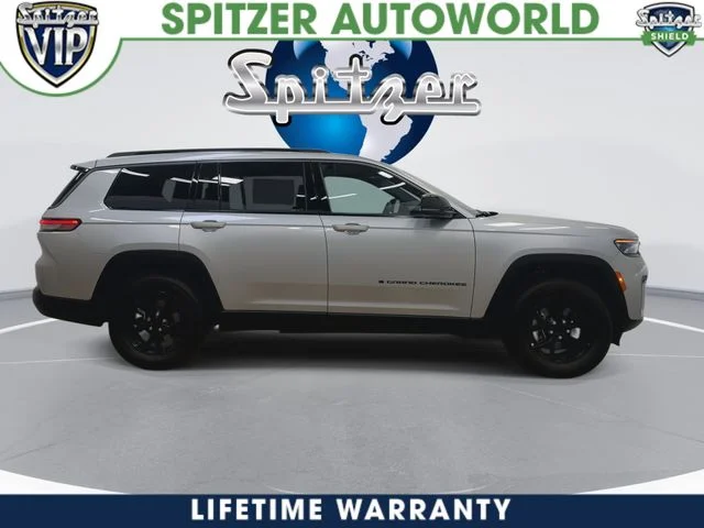 New 2026 Silver Zynith Exterior Paint Jeep Altitude image 10