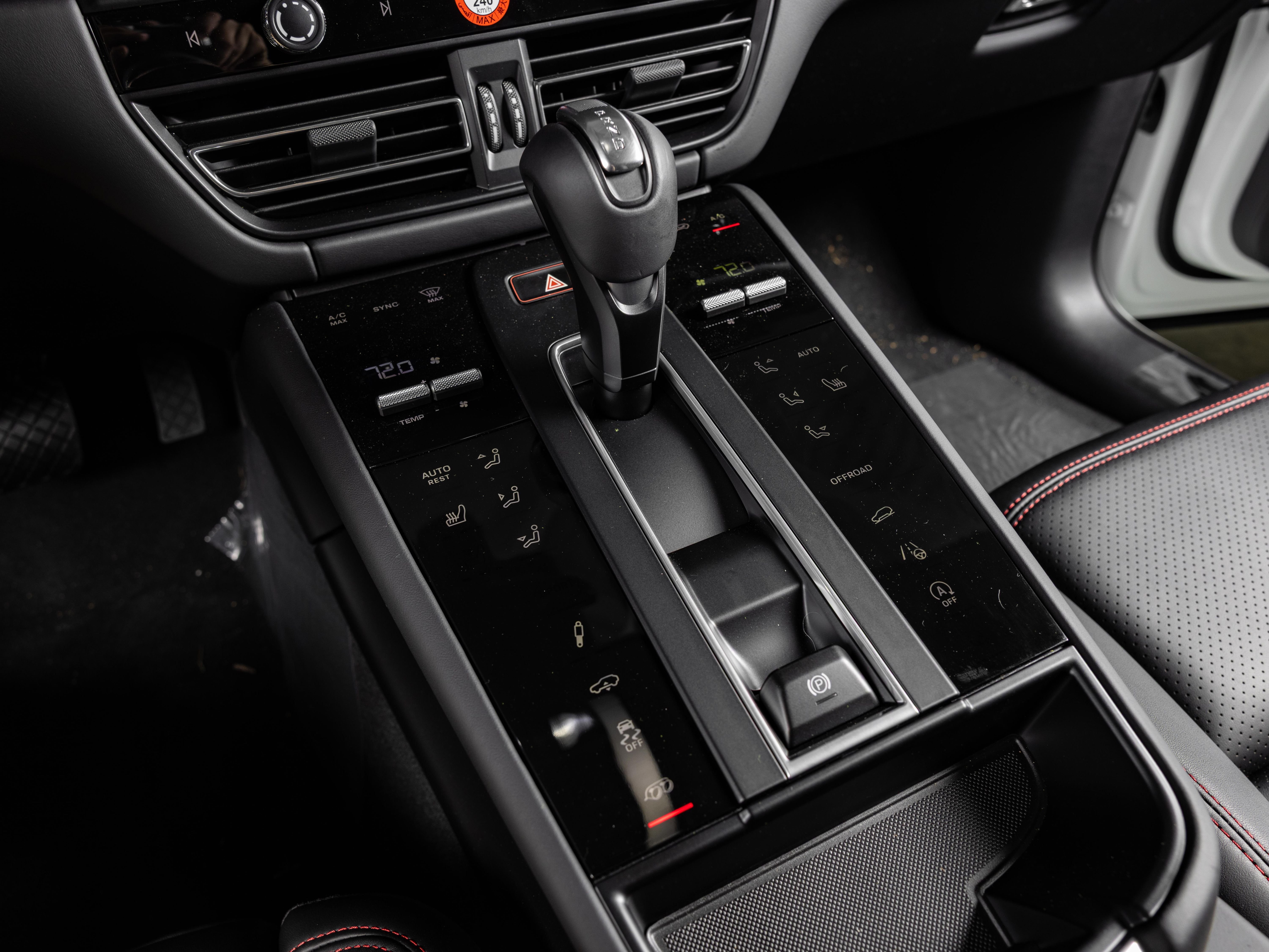 2026 Porsche Macan GTS - Photo 30