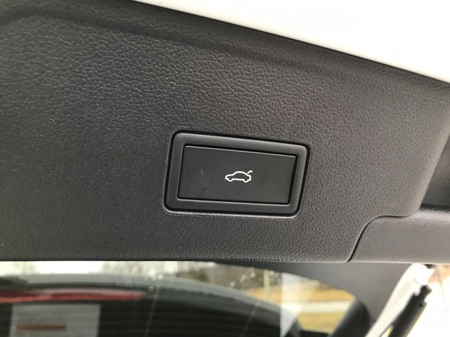 New 2026 Opal White Pearl Volkswagen 2.0T SE w/Technology image 27