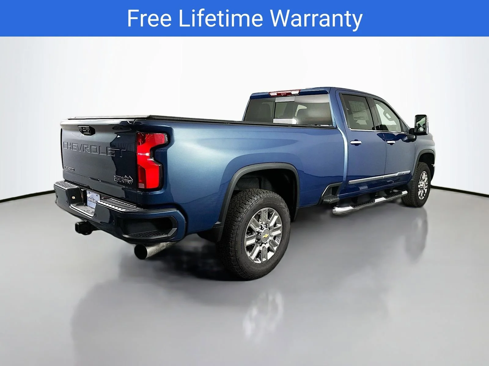 New 2026 Lakeshore Blue Metallic Chevrolet High Country image 8