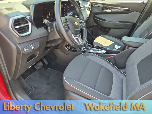 Used 2025 Crimson Metallic Chevrolet LT image 19