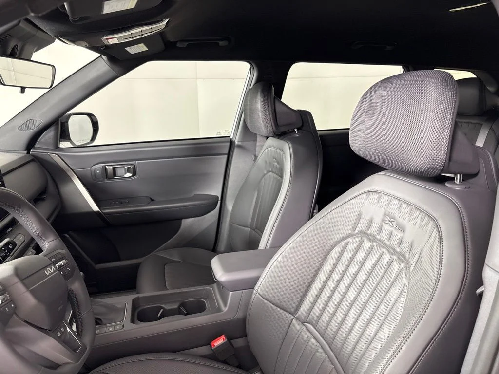 New 2027 Snow White Pearl / Black Roof Kia X-Line image 26