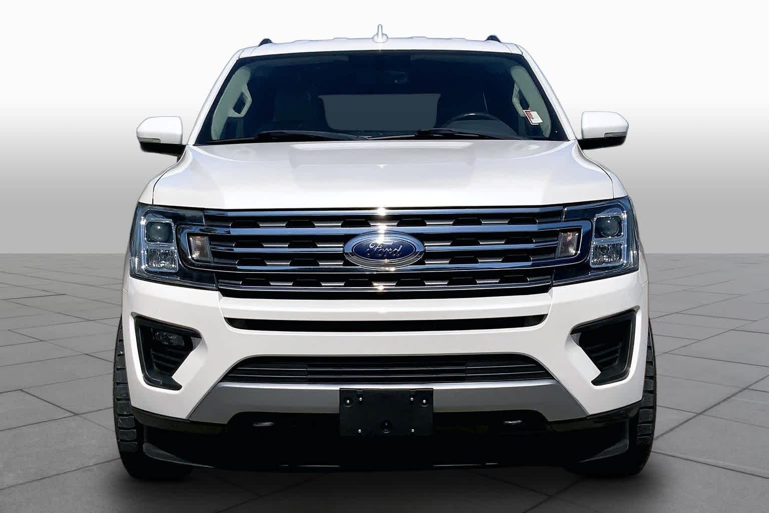Used 2018 White Platinum Metallic Tri-Coat Ford XLT image 4