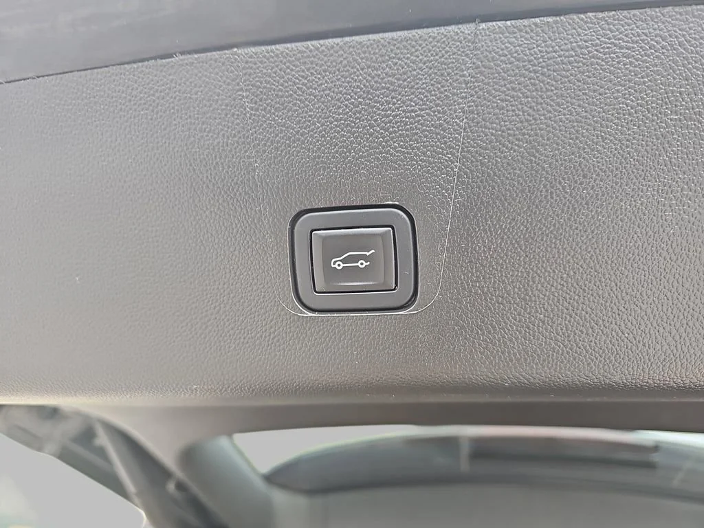 Used 2023 Mosaic Black Metallic Chevrolet Premier image 18