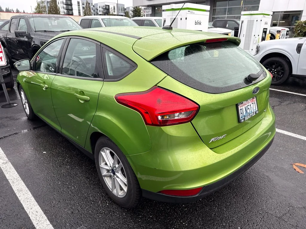 Used 2018 Green Ford SE image 2
