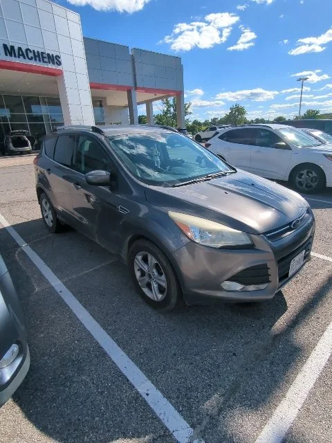 Used 2013  Ford SE image 9