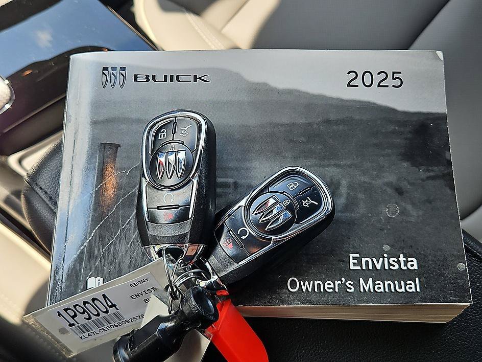 Used 2025 Ebony Twilight Metallic Buick Avenir image 27