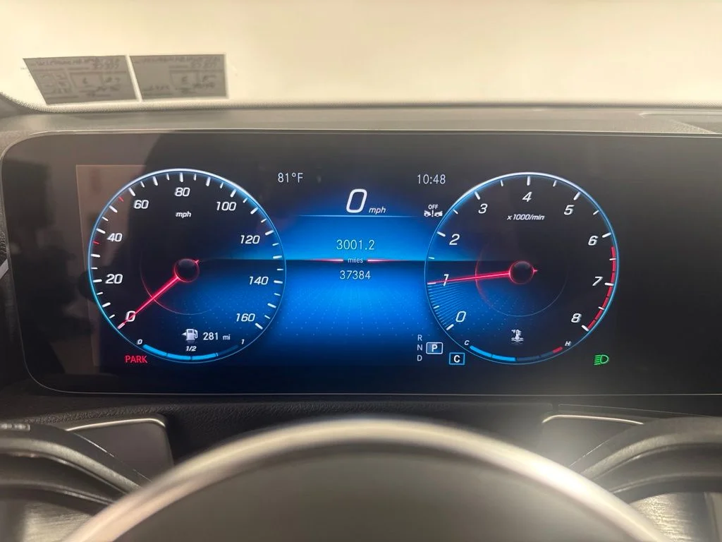 Used 2023 Galaxy Blue Metallic Mercedes-Benz GLB 250 image 12