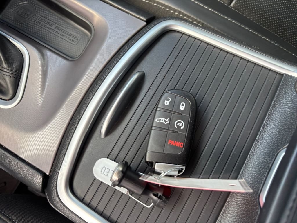 Used 2022 Gray Dodge SXT image 32