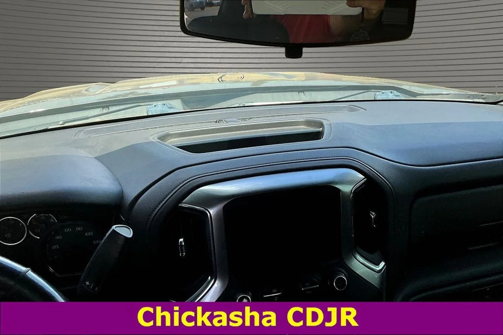 Used 2020 Gray Chevrolet LT image 9
