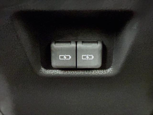 Certified Used 2025 MAGNETIC GRAY MET. Toyota  image 35
