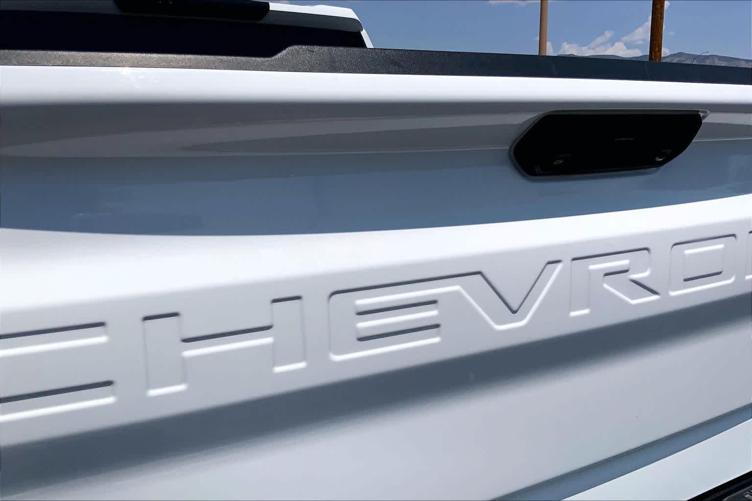 Used 2023 Summit White Chevrolet RST image 28