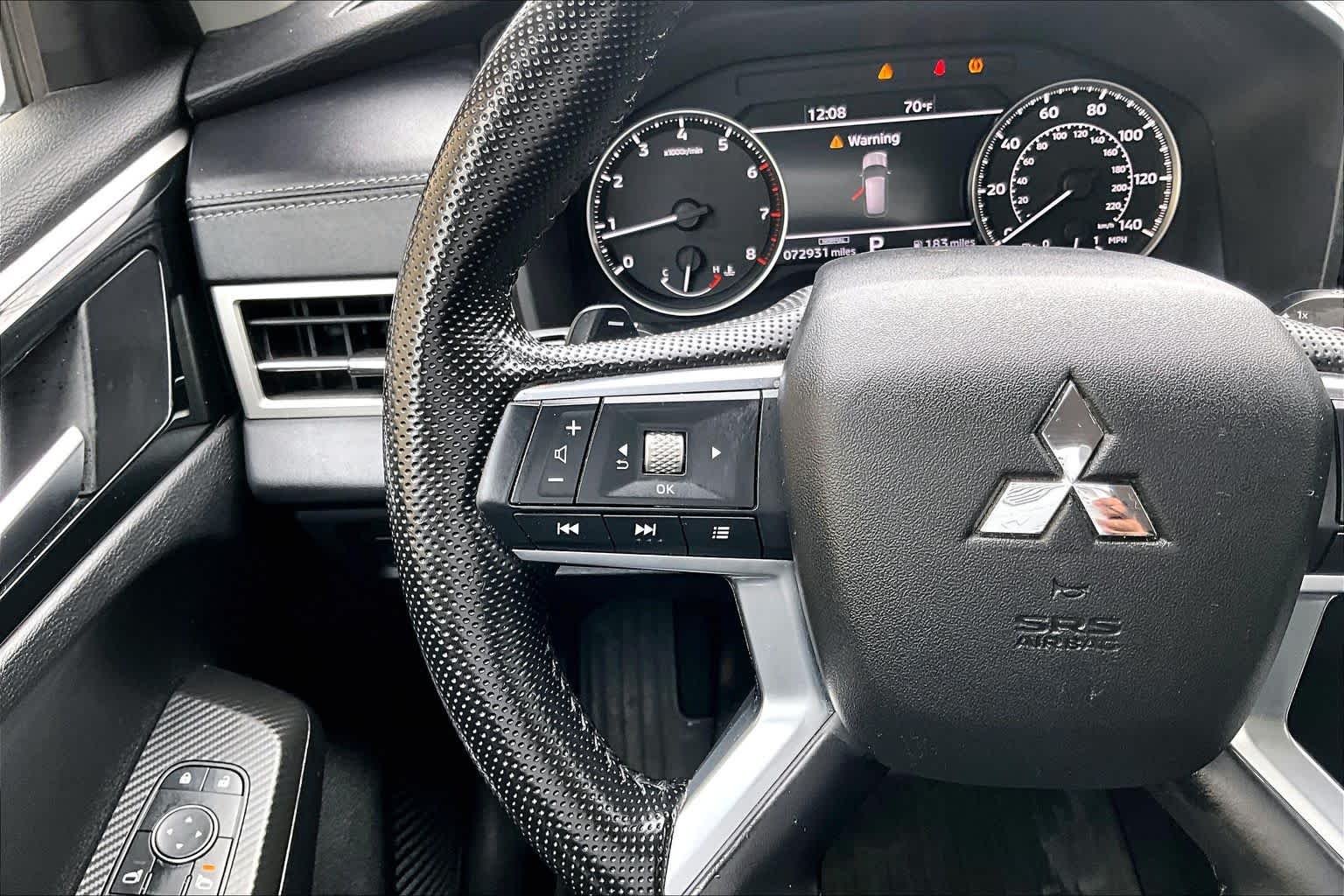 Used 2022 Black Diamond Mitsubishi SE image 24