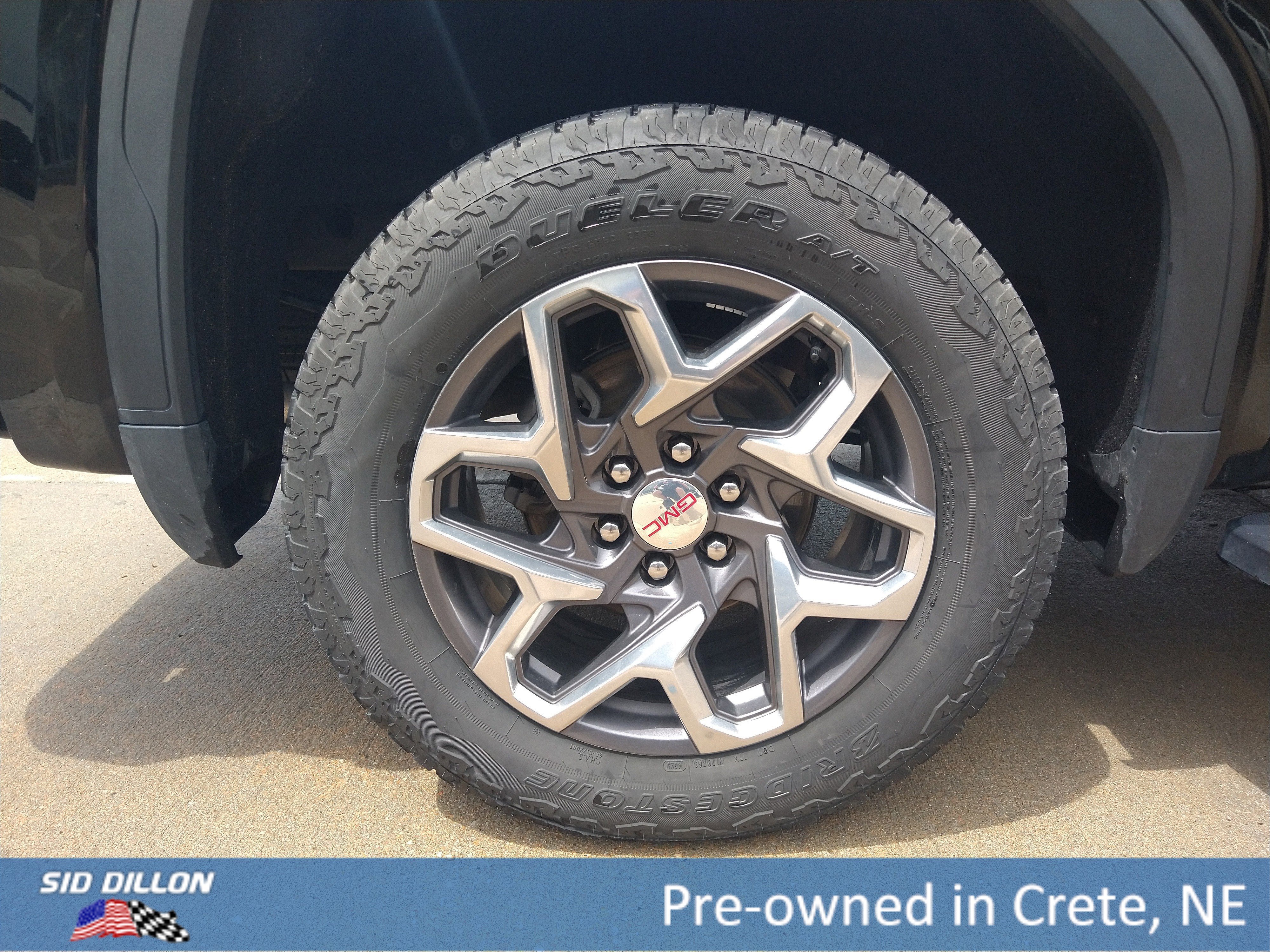 Used 2022 Onyx Black GMC SLT image 10