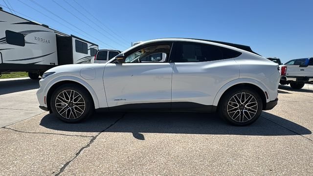 Used 2025 White Ford Premium image 7