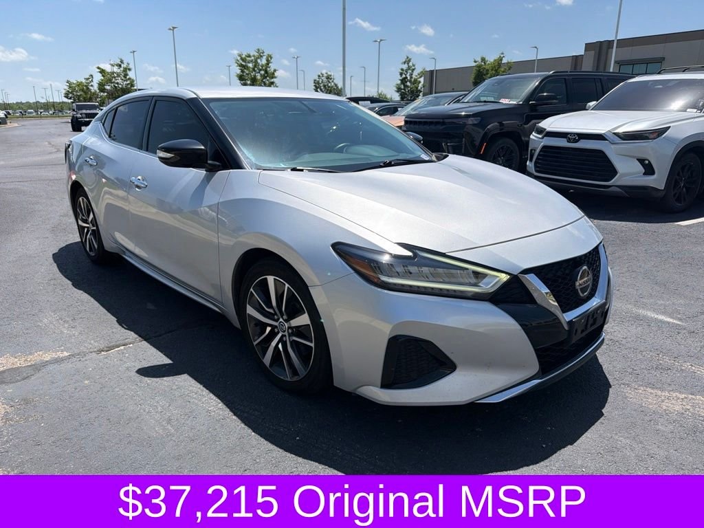 Used 2019 Silver Nissan 3.5 SV image 1