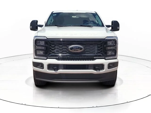 New 2026 Oxford White Ford XLT image 2