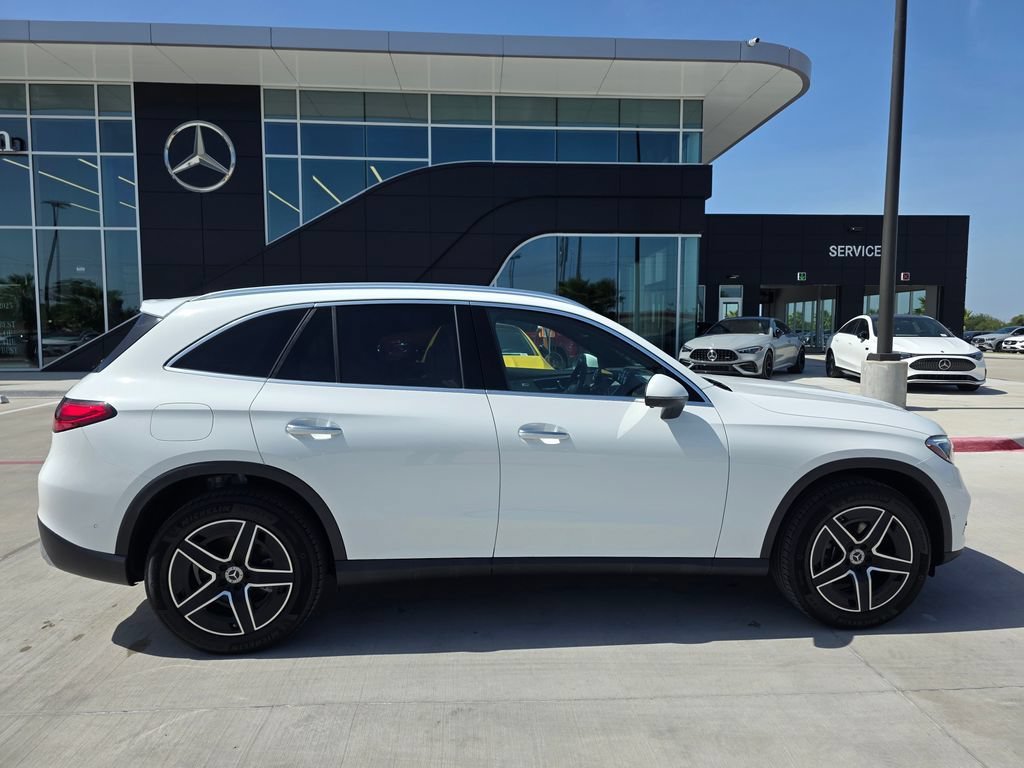 New 2026 Polar White Mercedes-Benz GLC 300 image 39