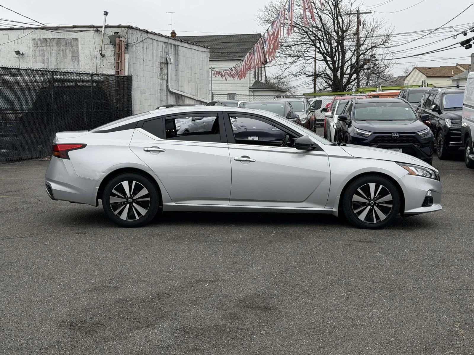 2022 Nissan Altima SL - Photo 8