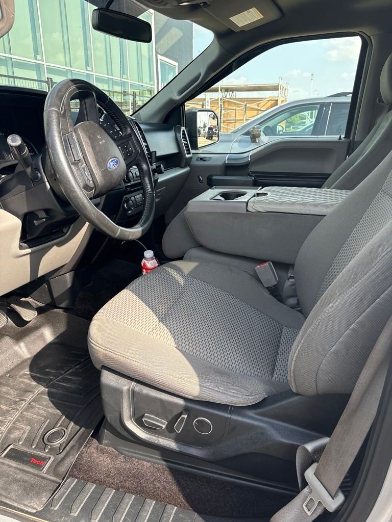 Used 2018  Ford XLT image 3