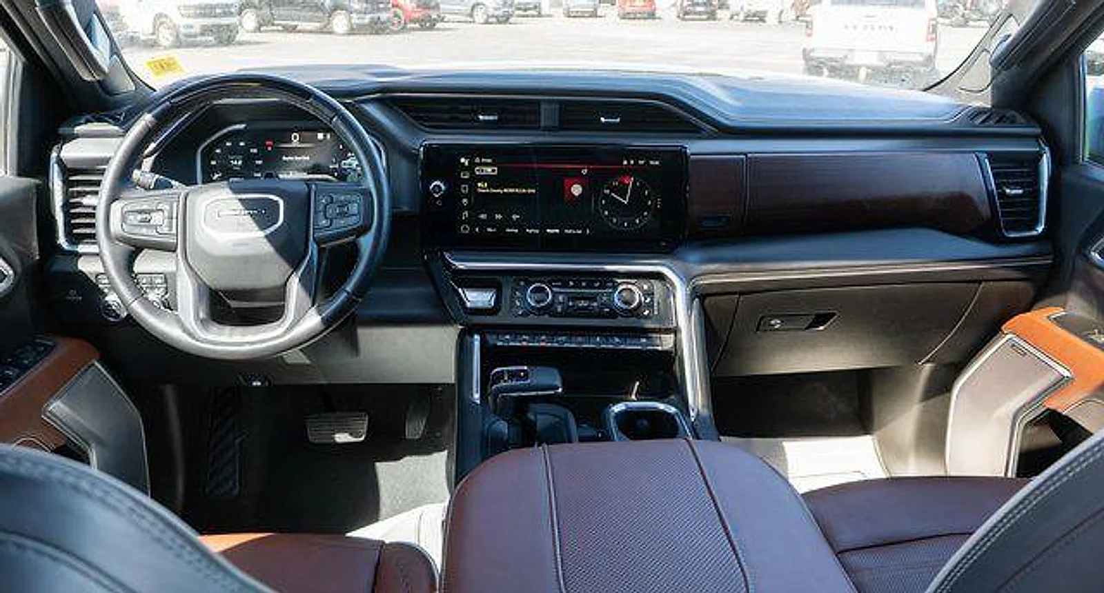Used 2023  GMC Denali Ultimate image 18