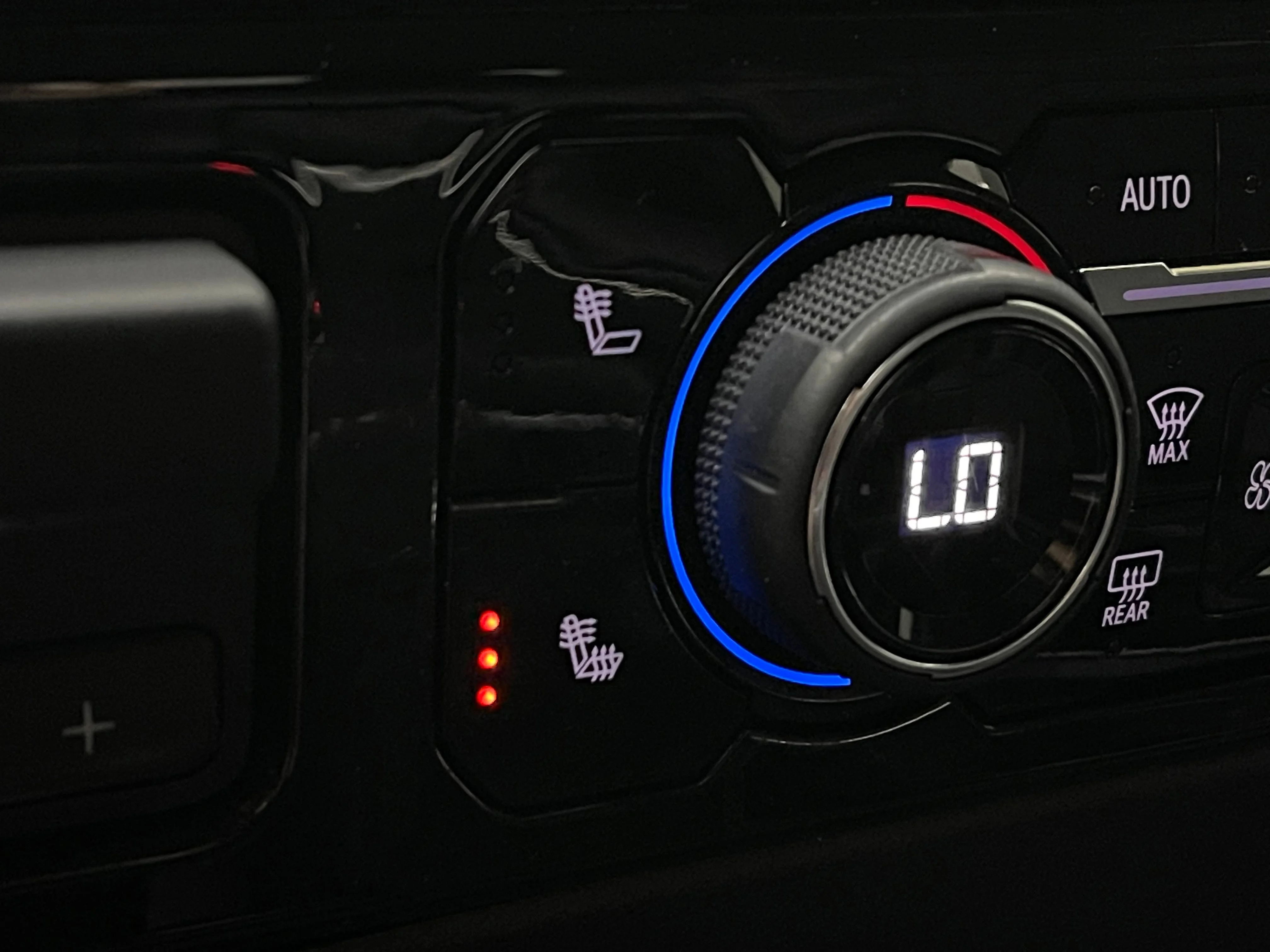 Used 2024 Summit White Chevrolet RST image 5