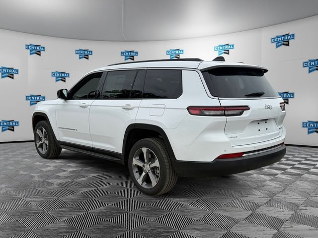 New 2026 Bright White Clear-Coat Exterior Paint Jeep Limited image 3