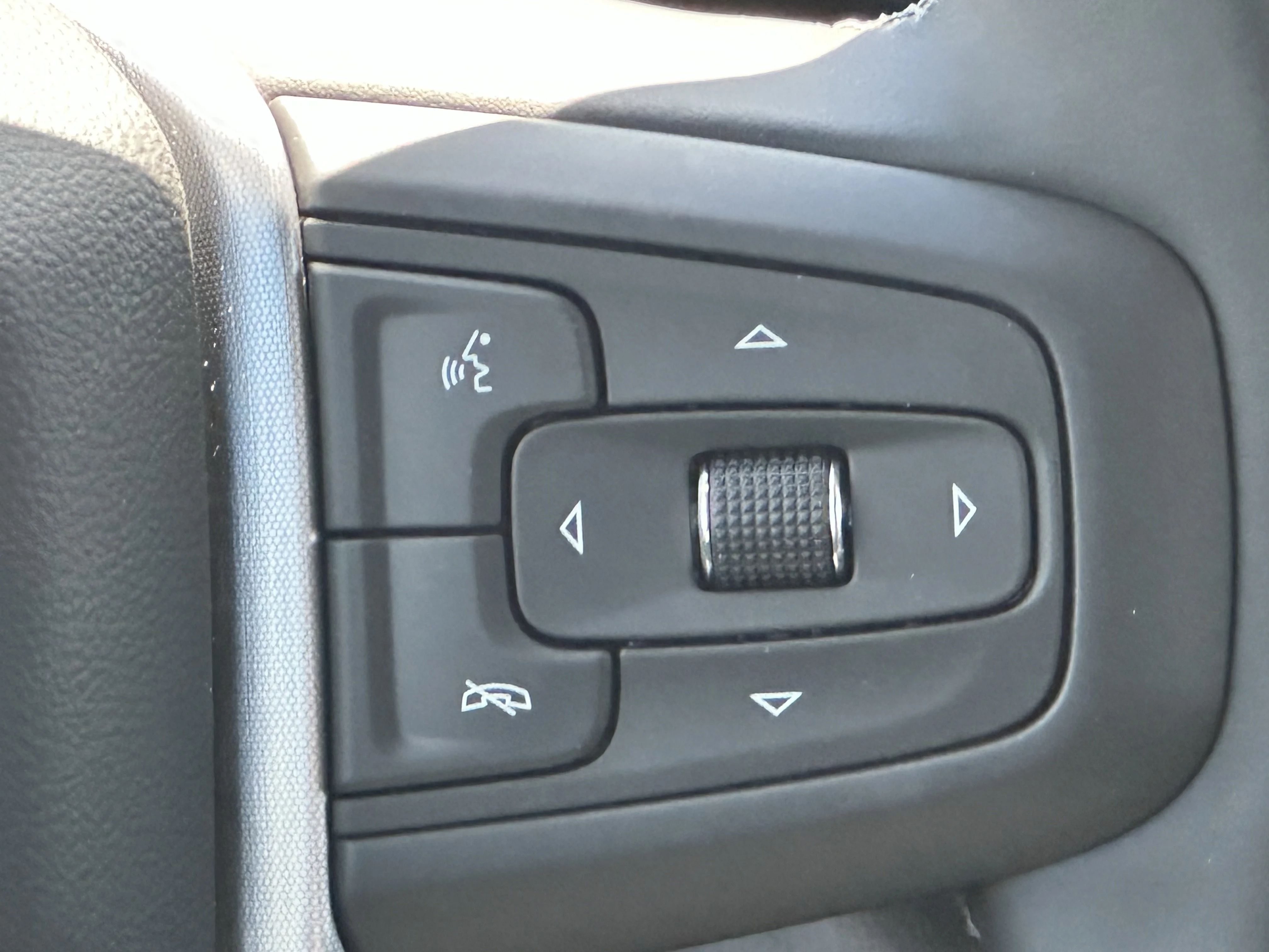New 2026 Sterling Metallic GMC Elevation image 14