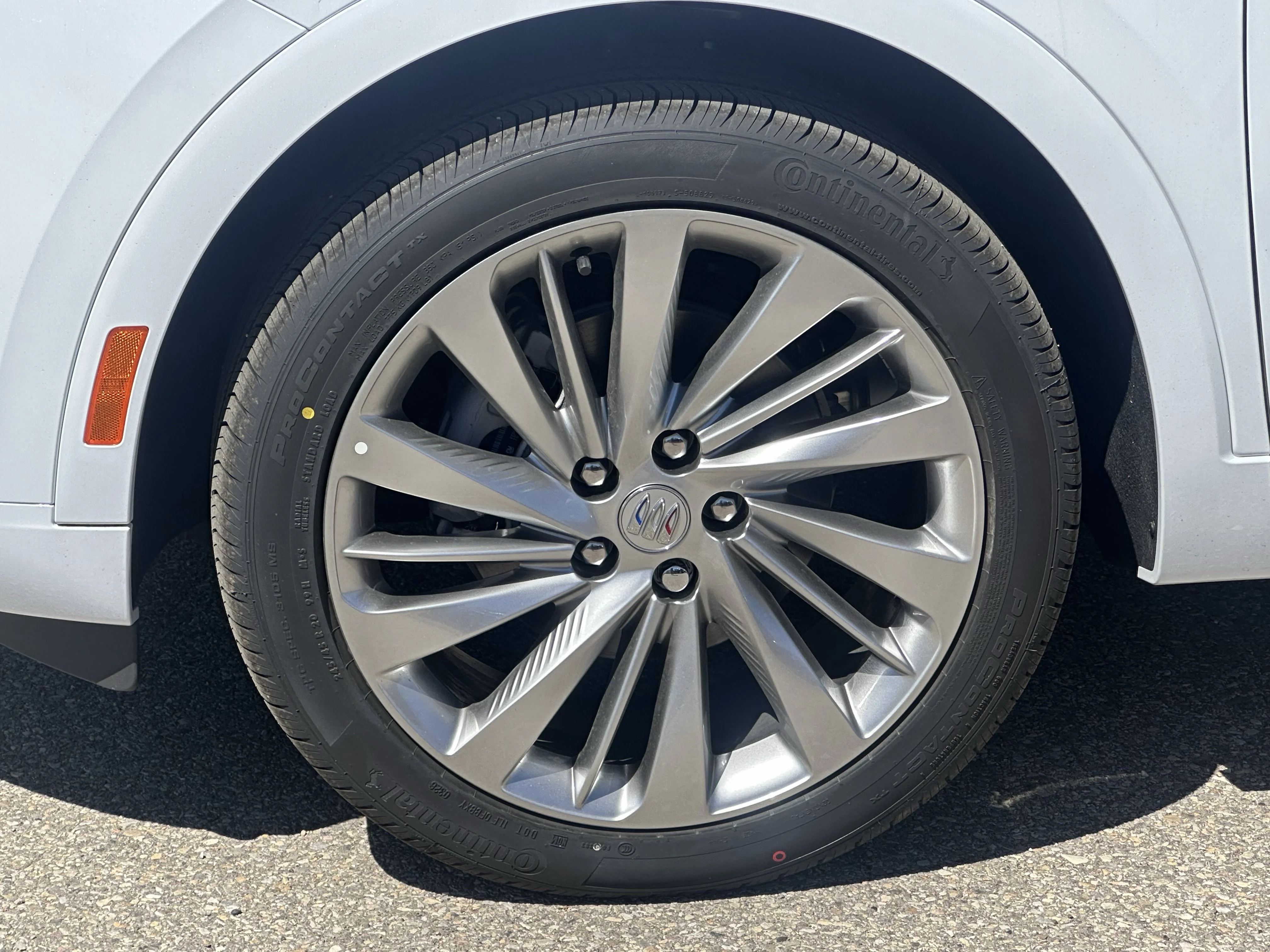 New 2026 Iridescent White Tricoat Buick Avenir image 6